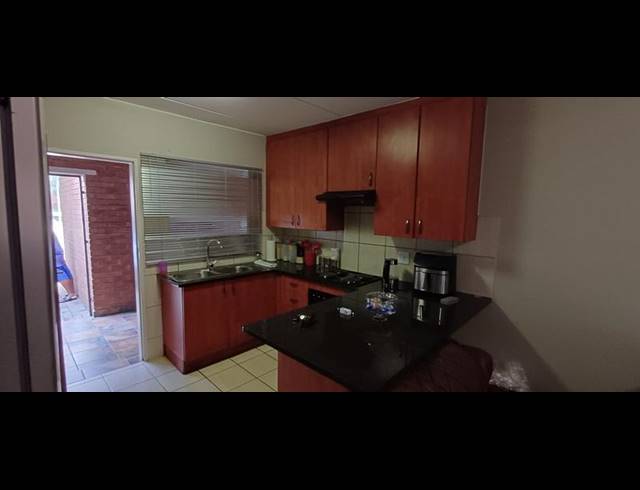 2 BEDROOM TOWNHOUSE FOR SALE IN TERENURE